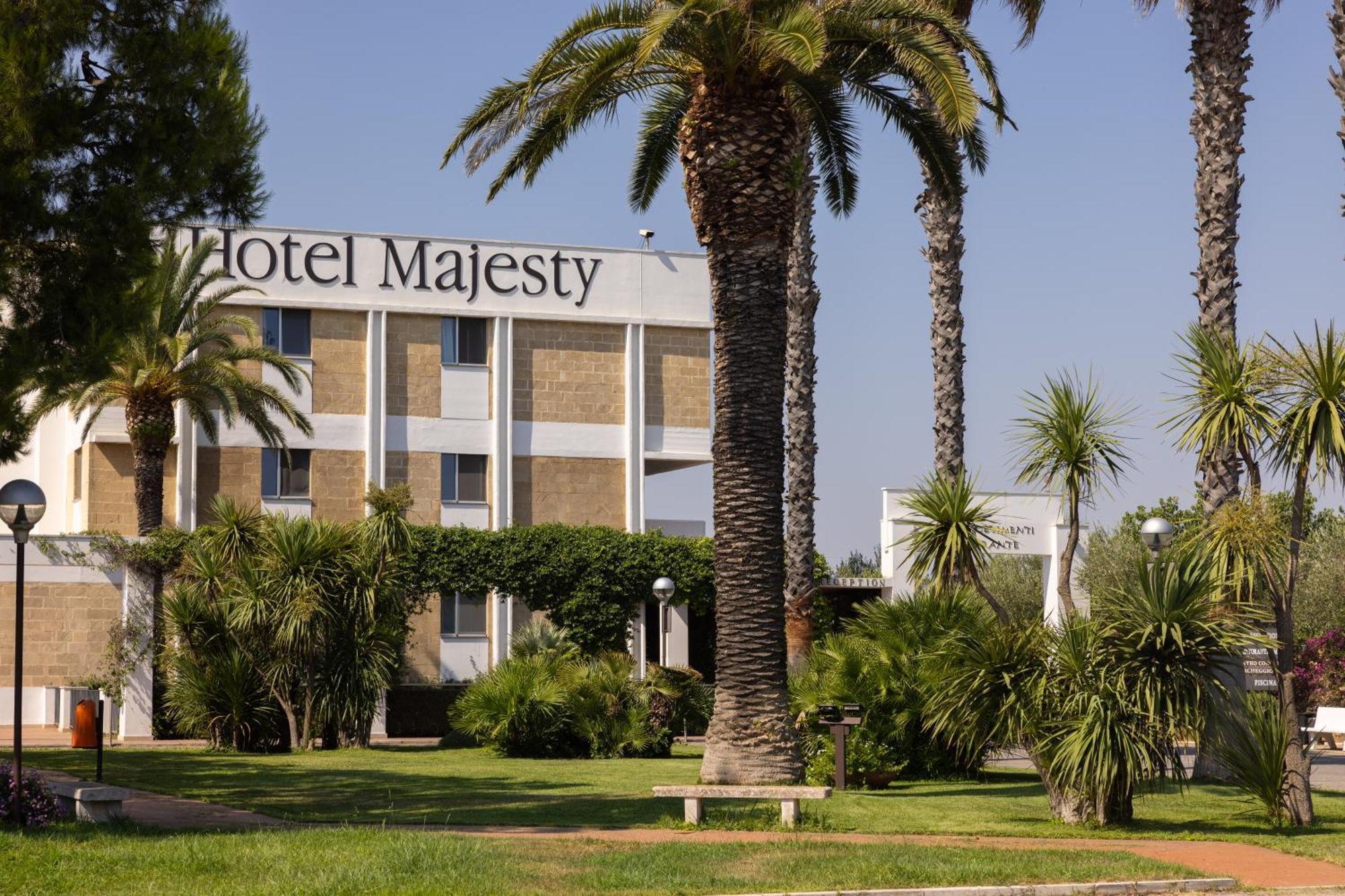 Hotel Majesty Бари Экстерьер фото